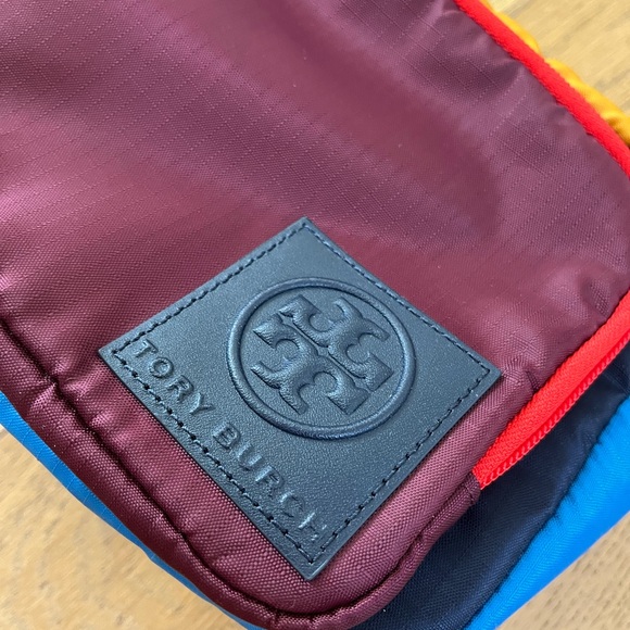 Tory Burch Ripstop crossbody - Picture 4 of 10